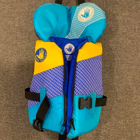 -SOLD on marketplace - Body glove life jacket (20-30lbs) - Picture 1 of 4